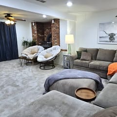 2 Bedroom, Washer/Dryer, Sleeps 6, lower, (No Kitchen)