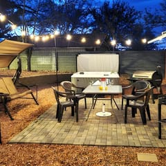 Hot Tub, Kayaks, Grill, Fire Pit, Pet Friendly, Ping Pong, W/D, Brkfst, Sleeps 12