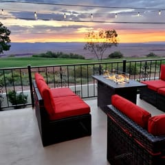 Cliff House, Views, Hot Tub, 4BR, Sleeps 16, Boat Parking, Kayaks, SUPs, Brkfst, Pool Table, Fire Pit, Golf, Air Hockey, Ping Pong, Foosball,