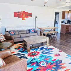 Page 3Bd, 1Ba, King, Brkfst, Boat Parking, Washer/Dryer, Sleeps 11, BBQ, Unit 127