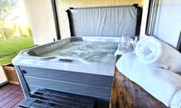 Cliff House, Views, Hot Tub, 4BR, Sleeps 16, Boat Parking, Kayaks, SUPs, Brkfst, Pool Table, Fire Pit, Golf, Air Hockey, Ping Pong, Foosball,