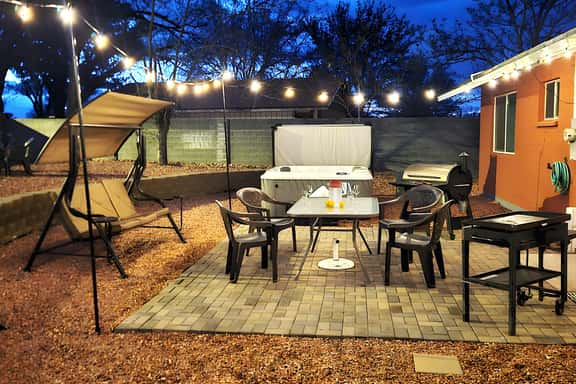 Hot Tub, Kayaks, Grill, Fire Pit, Pet Friendly, Ping Pong, W/D, Brkfst, Sleeps 12 - Image 1