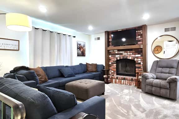 Hot Tub. Paddleboards, Air Hockey, Grill, Fire Pit, W/D, Sleeps 22 - Image 1