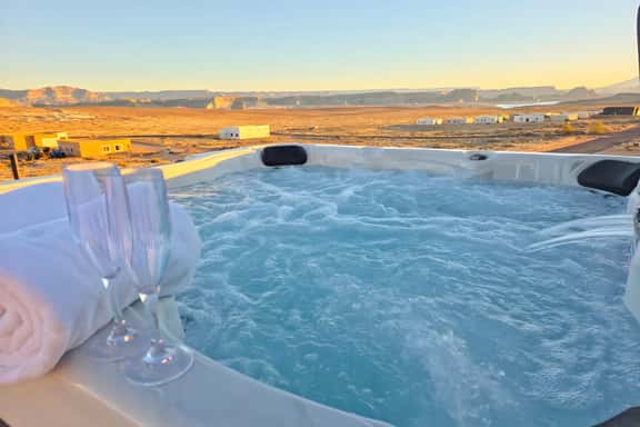Lake Powell Views, Hot Tub, Game Room, Kayaks - Image 1