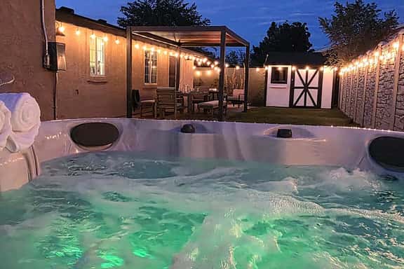 Hot Tub, Game Room, Coffee Bar, Fire Pit, Pancakes - Image 1