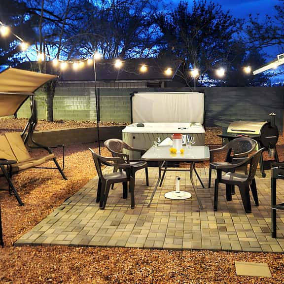 Hot Tub, Kayaks, Grill, Fire Pit, Pet Friendly, Ping Pong, W/D, Brkfst, Sleeps 12 - Image 1