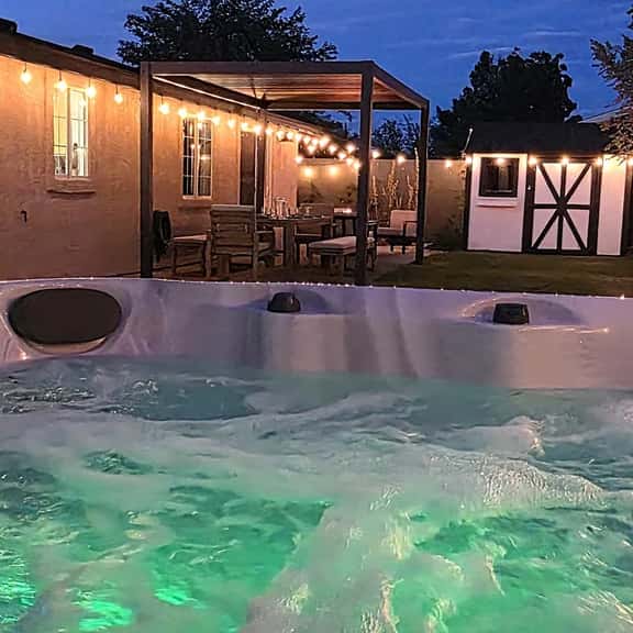 Hot Tub, Game Room, Coffee Bar, Fire Pit, Pancakes - Image 1