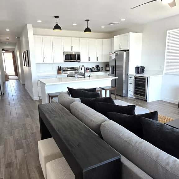 Lake Views, Game Room, Indoor Boat Parking, Large House - Image 1