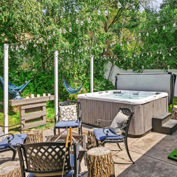 Cabin Spa! -Hot Tub, Sauna, Gym, Game Rm, Fire Pit - Image 1