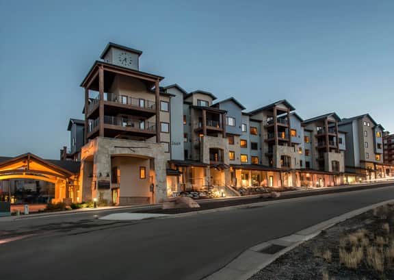 Ski-in/Ski-out, Canyons, Silverado, King, Hot tub, Free Coffee Bar, 128A