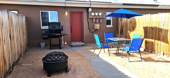 Page 1Bd, 1Ba King, Brkfst, Boat Parking, Washer/Dryer, Sleeps 4, BBQ, Unit 125