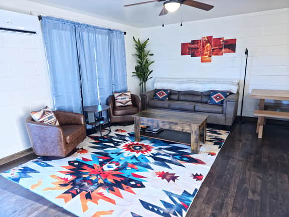 Page 3Bd, 1Ba, King, Brkfst, Boat Parking, Washer/Dryer, Sleeps 11, BBQ, Unit 127