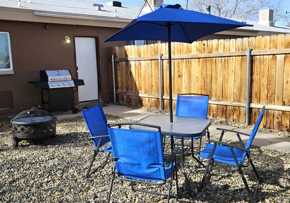 Page 3Bd, 1Ba, King, Brkfst, Boat Parking, Washer/Dryer, Sleeps 11, BBQ, Unit 127