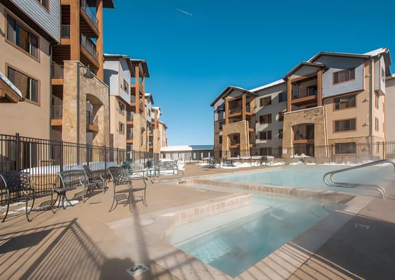 Ski-in/Ski-out, Canyons, Silverado, King, Hot tub, Free Coffee Bar, 128A