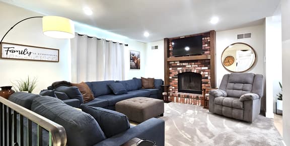 Paddleboards, Air Hockey, Grill, Fire Pit, W/D, Brkfst, Sleeps 16