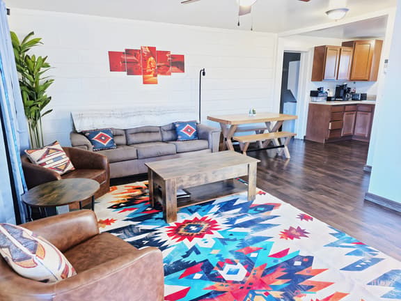 Page 3Bd, 1Ba, King, Brkfst, Boat Parking, Washer/Dryer, Sleeps 11, BBQ, Unit 127